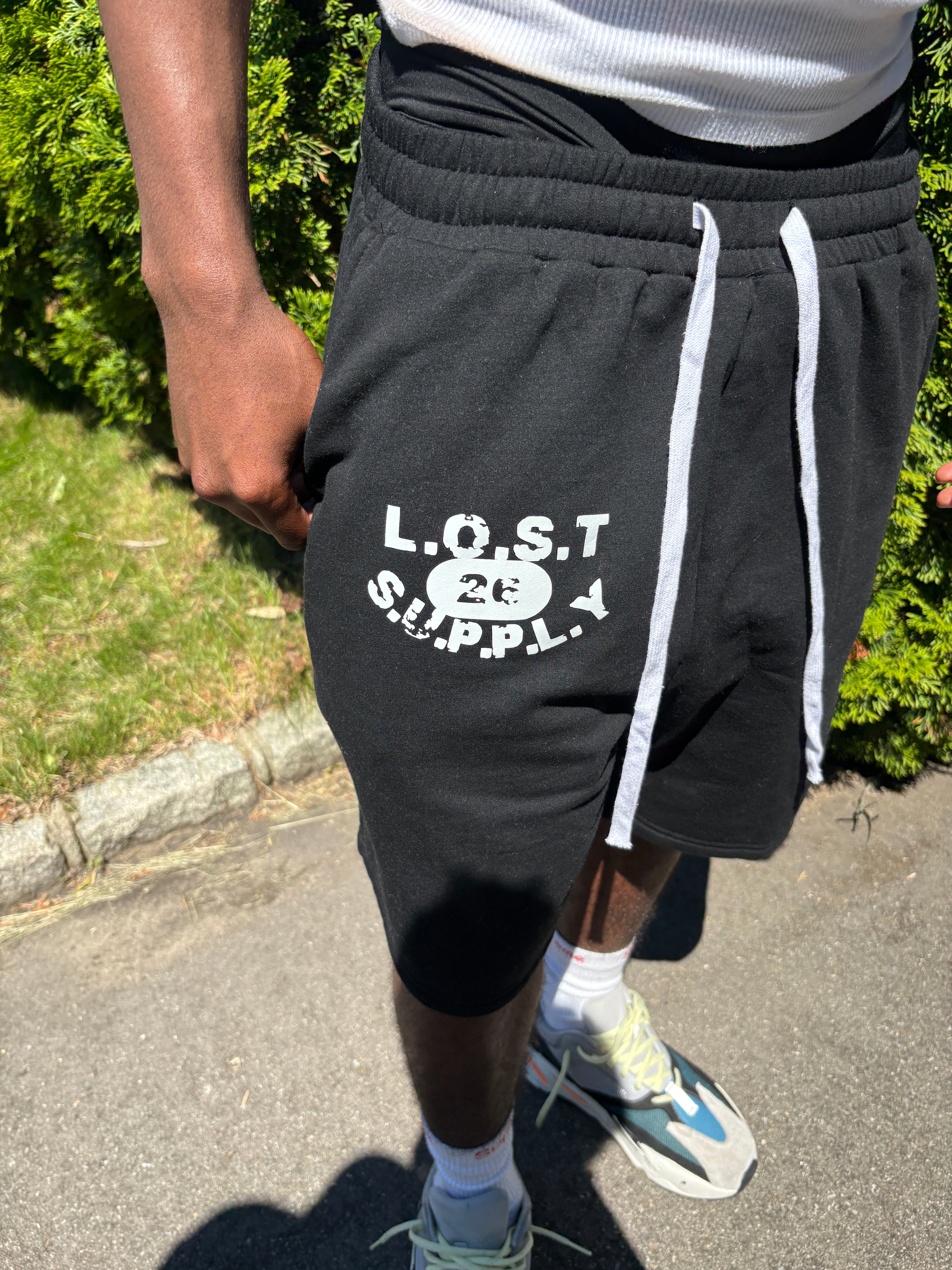 “VEHEMENT” SHORTS